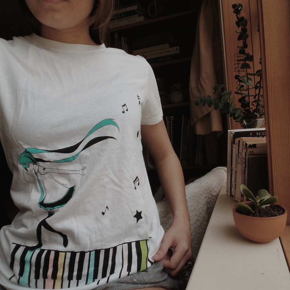Hatsune Miku Piano Tshirt